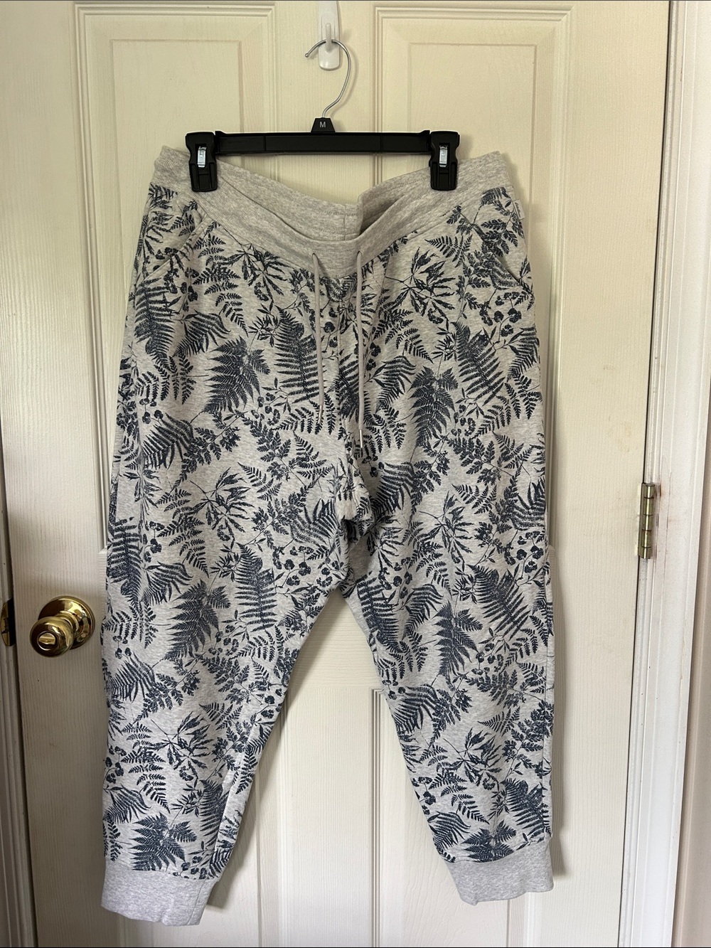 Eddie Bauer Light Gray Sweatshirt with Navy Botanical Print